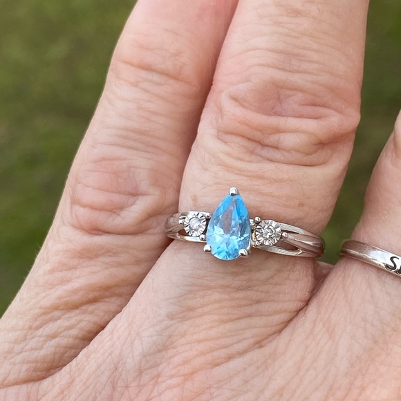 Genuine Blue Topaz Ring 10k white gold with Diamond accent teardrop stamped - Picture 3 of 16